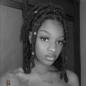 Meet your Posher, Nicquel